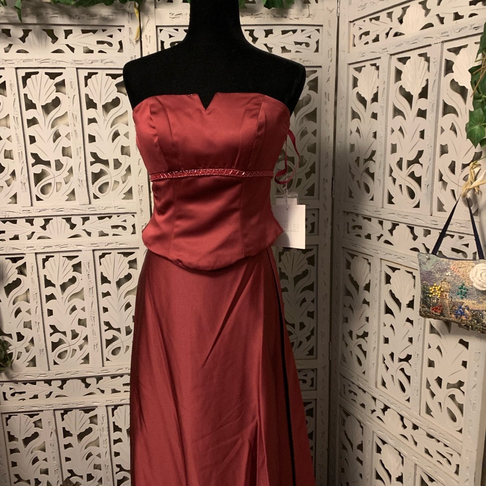 NEW! MORI LEE BURGUNDY RED TOP & SKIRT FORMAL PROM DRESS EVENING GOWN - Picture 4 of 15